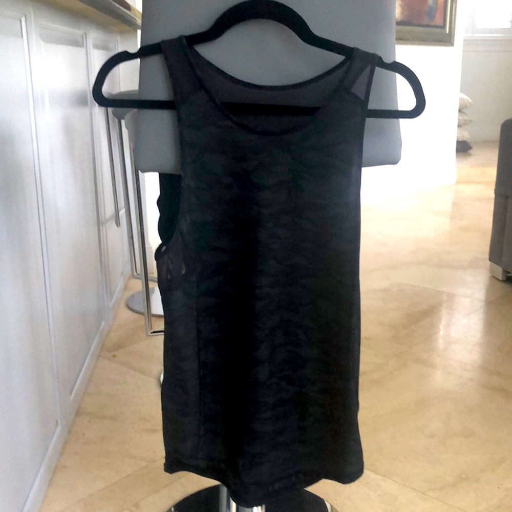 Lululemon tank top